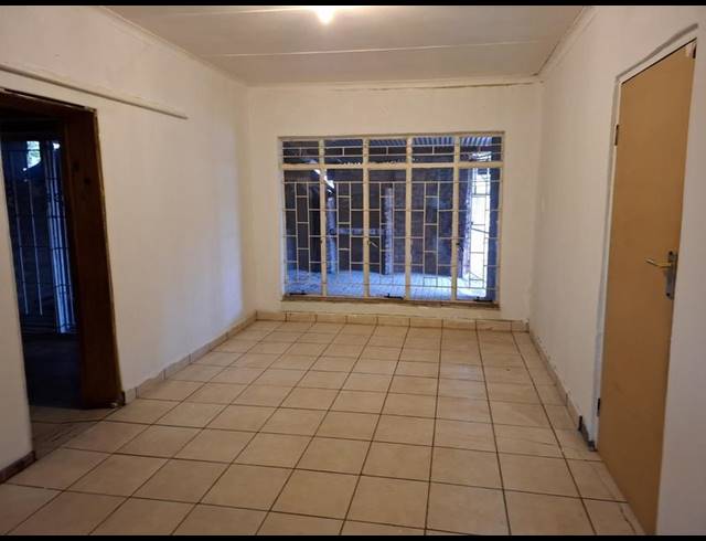4 BEDROOM HOUSE FOR SALE IN BOOYSENS